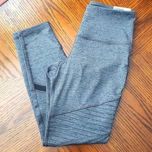 Unworn Old Navy Active 7/8 leggings, Medium